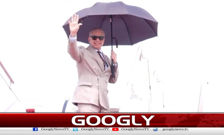 وزیر اعظم وفد کے ہمراہ دورہ سعودی عرب پر روانہ 1 Prime Minister leaves for Saudi Arabia with delegation