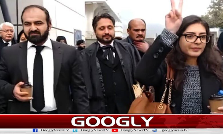 سپریم کورٹ: ایمان مزاری اور ہادی علی کی سزائیں معطل، ضمانت پر رہائی کا حکم 1 Supreme Court: Sentences of Iman Mazari and Hadi Ali suspended, orders release on bail