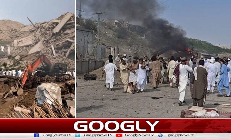 ڈی آئی خان : پولیس چیک پوسٹ پر خودکش دھماکا، 11 افراد شہید 1 DI Khan: Suicide blast at police check post, 11 people martyred