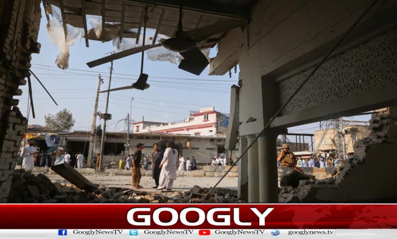 کوہاٹ پولیس لائنز حملے میں ملوث ایک خودکش بمبار افغان شہری نکلا 1 Suicide bomber involved in Kohat Police Lines attack turns out to be Afghan national