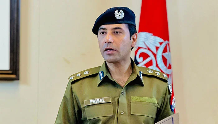 پولیس اہلکار کی کرپشن پر ایس ایچ او کو عہدے سے ہٹا دیا جائے گا: ڈی آئی جی آپریشنز لاہور 1 1613570 7935711 DIGLAHR updates