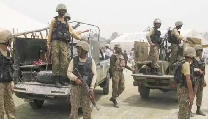 امریکی صدر ڈونلڈ ٹرمپ کیمپ ڈیوڈ کا دورہ مختصر کرکے قبل از وقت وائٹ ہاؤس واپس پہنچ گئے 1 1617408 6615722 balioch updates 1
