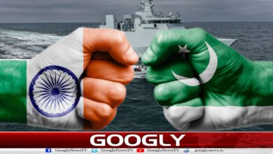 After the Air Force, the Pakistan Navy also rammed an Indian naval ship.