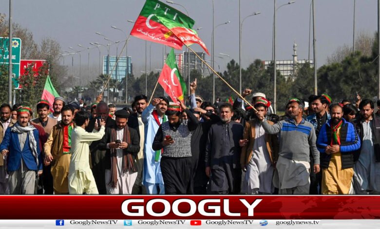 پی ٹی آئی کا لانگ مارچ کئی روز تک جاری رکھنے کا فیصلہ 1 Decision made to continue PTI's long march for several days.