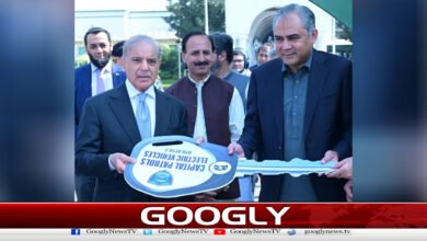 Prime Minister hands over 50 e-vehicles to Islamabad Police