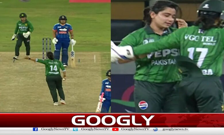 بھارتی بیٹرکواشارہ کرنےپرکرکٹر فاطمہ ثنا پرجرمانہ عائد 1 Cricketer Fatima Sana fined for pointing at Indian batter