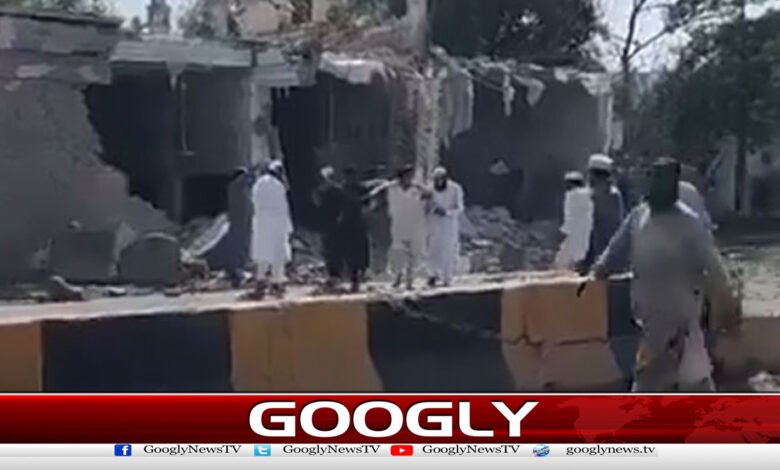 کوہاٹ،مسجد دھماکے میں ملوث خودکش بمبار افغان شہری نکلا 1 Kohat: Suicide bomber involved in mosque blast turns out to be an Afghan national.