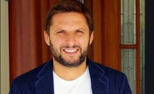 رضا اللہ کی ٹیسٹ ڈیبیو پر شاندار آل راؤنڈ کارکردگی، شاہد آفریدی بھی معترف