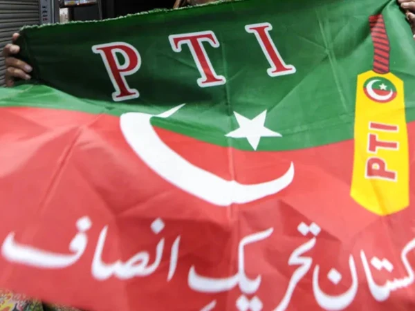 ڈی آئی خان میں پی ٹی آئی جلسے کی تیاریوں میں مصروف کارکنوں پر نامعلوم افراد کا حملہ 1 pti1765383150 0 600x450 1