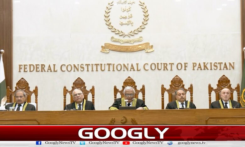 Federal Constitutional Court empowered to take suo motu notice of contempt of court; rules issued.