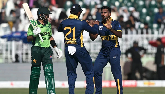 تین ملکی ون ڈے سیریز: سری لنکا کی پاکستان کے خلاف ٹاس جیت کر فیلڈنگ 1 1625458 7402967 0 updates