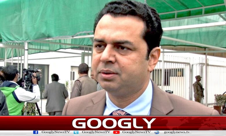 پی ٹی آئی سیاست کی آڑ میں سکیورٹی معاملات پر سنجیدہ نہیں: طلال چوہدری 1 PTI is not serious about security matters under the guise of politics: Talal Chaudhry