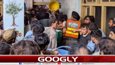 پشاور میں سکول کی چھت گرنے سے خاتون ٹیچر اور 21 بچے جاں بحق 5 Female teacher and 21 children killed as school roof collapses in Peshawar