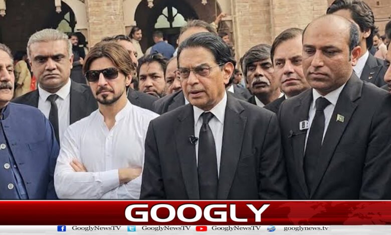 پشاور میں کارکنوں کو اغوا کیا گیا، پورے ملک فسطائیت کا راج ہے: سلمان اکرم راجہ 1 Workers were abducted in Peshawar; fascism reigns across the country: Salman Akram Raja.