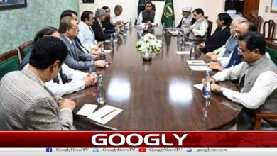 Government and opposition hold talks, exchanging grievances
